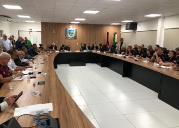 Governo oferece 10% de reajuste aos policiais e subsídios para 2025