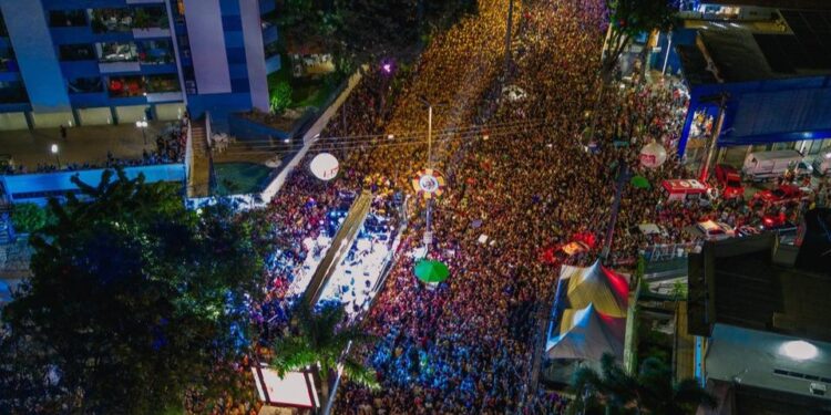 Muriçocas do Miramar altera trânsito em João Pessoa; bloco tem show de Nattan