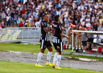 Botafogo goleia Campinense e provoca demissão do treinador adversário