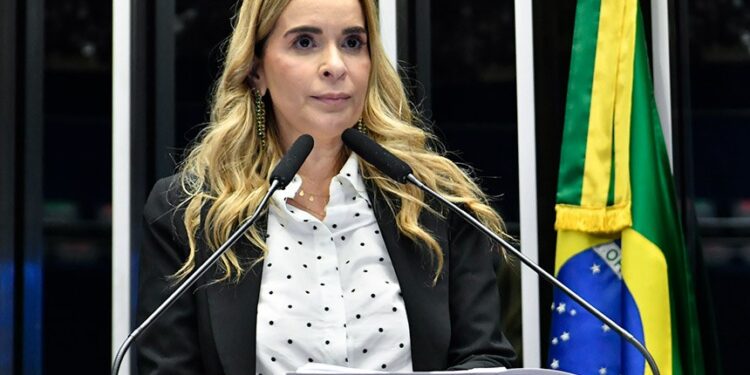 Daniella Ribeiro anuncia saída do PSD