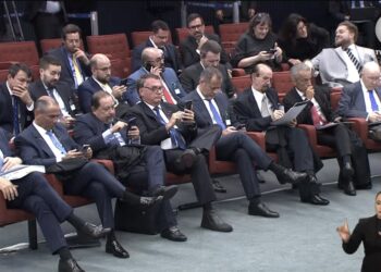 STF julga se Bolsonaro e aliados devem virar réus por tentativa de golpe