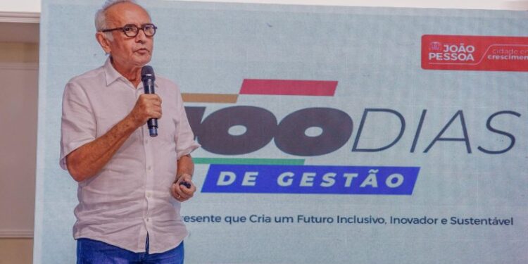 Cícero celebra 100 dias de gestão com anúncio de concurso para a educação