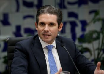 Driblando anistia, Hugo Motta dá prioridade à PEC da Segurança Pública