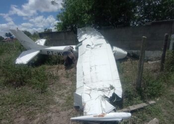 Avião cai em São José da Mata e deixa dois feridos
