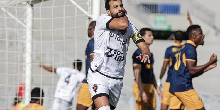 Botafogo-PB vence e esboça reação na Série C