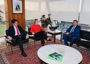 Na corrida pela candidatura ao governo em 2026, Adriano Galdino se reúne com presidente do PT