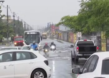 12 horas de chuva e muitos alagamentos em João Pessoa