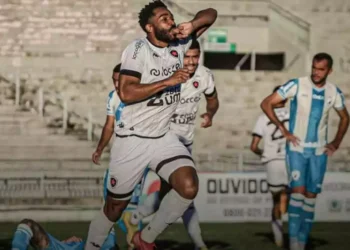 Com Pizza, Belo volta a vencer e deixa o Z4