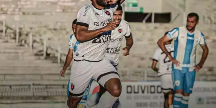 Com Pizza, Belo volta a vencer e deixa o Z4