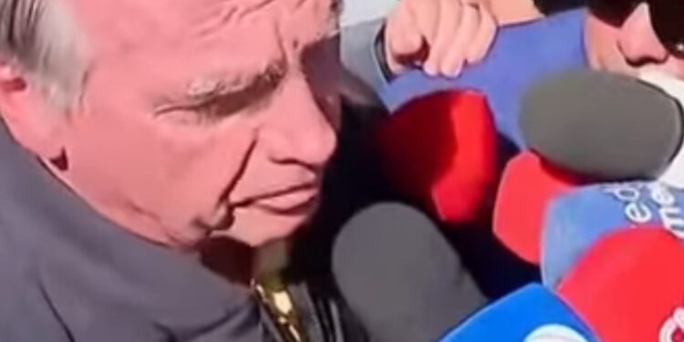 Moraes determina operação da PF contra Bolsonaro e uso de tornozeleira eletrônica