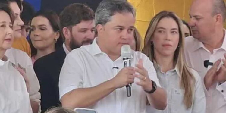 Após aliança com PL, Efraim coloca cargos no Governo Lula à disposição e reforça oposição na PB