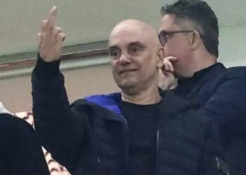 Censura: Estadão demite fotógrafo que flagrou gesto obsceno de Moraes