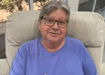 Em casa, João Azevêdo agradece orações