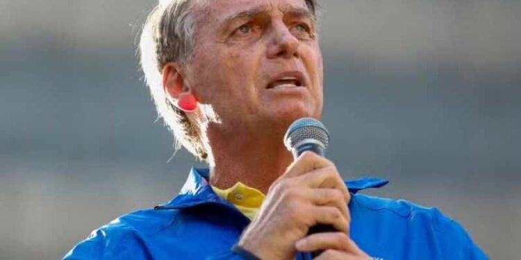 Bolsonaro não vai a julgamento que começa nesta terça (2)