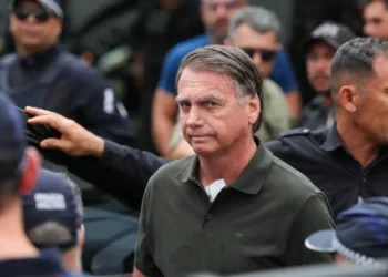 Bolsonaro está com anemia, diz médicos