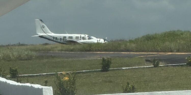 Ladrões tentam roubar avião de aeroporto em Santa Rita