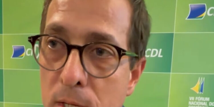 Gervásio Maia deixa diretório estadual do PSB e fala em “preocupação”