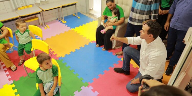 Lucas Ribeiro inaugura creche em Poço Dantas