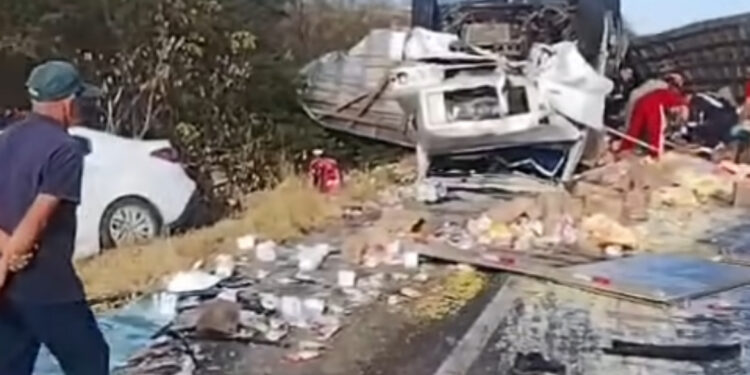 Acidente faz 20 vítimas, sendo 5 mortos no Cariri paraibano