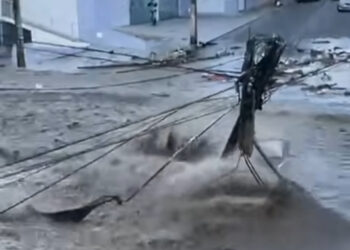 Reservatório da Cagepa rompe, destrói casas e comércios no bairro Centenário