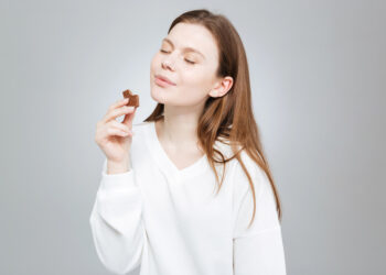 Excesso de açúcar pode causar tontura e zumbido, alertam especialistas