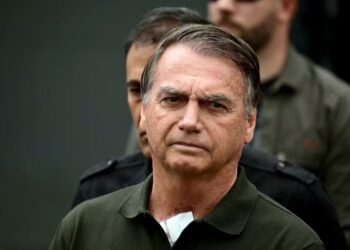 Bolsonaro é preso e levado para a sede da PF, em Brasília