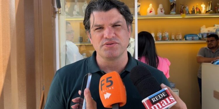 Léo Bezerra vai debater futuro no PSB com Joao Azevêdo