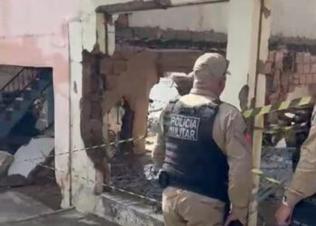 Reservatório da Cagepa rompe, causando morte e destruição, no bairro Centenário