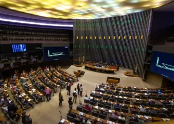 Câmara aprova PL que reduz pena dos condenados pelo 8 de janeiro