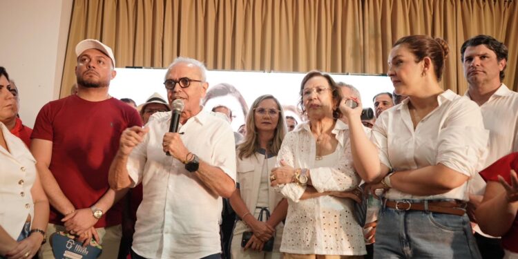 Cícero Lucena recebe apoio da prefeita de Guarabira e a filha, deputada estadual