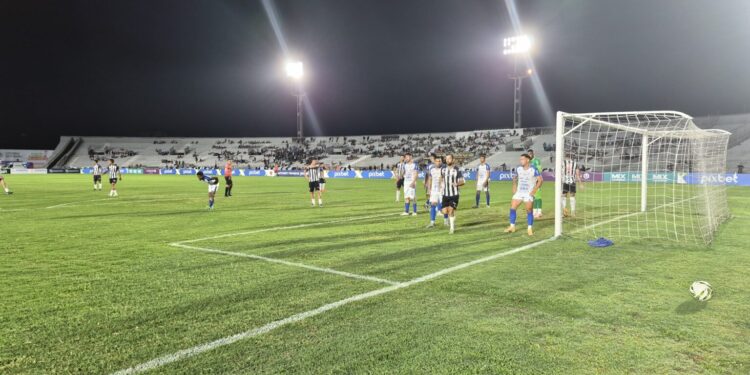 Botafogo goleia o Pombal e assume a liderança provisória do Paraibano