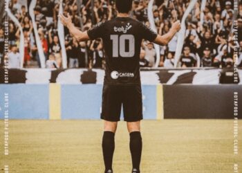 Botafogo-PB anuncia contratação de Nenê, ex-Vasco