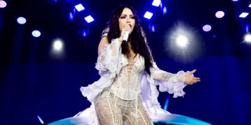 DVD de Raphaela Santos leva multidão à orla de JP