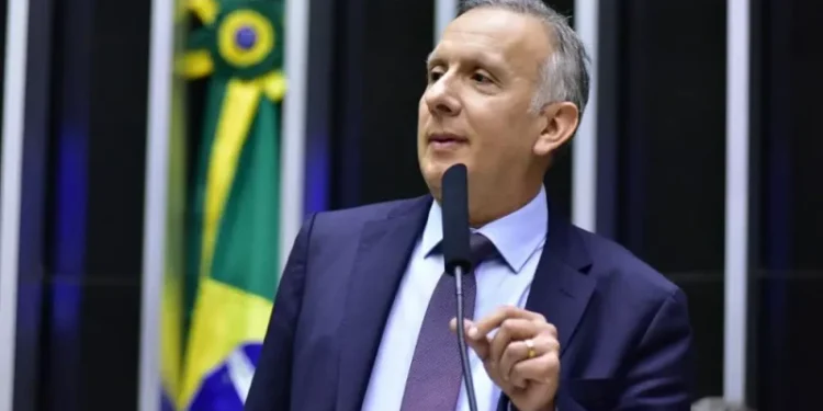 Aguinaldo vence queda de braço e comandará Federação União Progressista, na PB