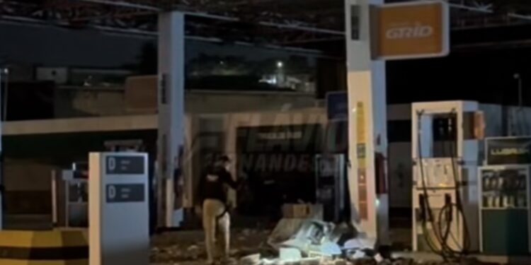 Bandidos explodem posto de combustível em João Pessoa