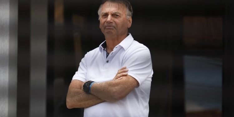 PGR dá parecer favorável à prisão domiciliar de Bolsonaro