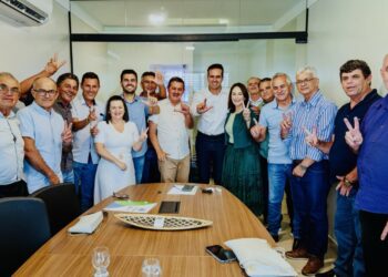 Lucas Ribeiro recebe apoio do prefeito e de lideranças de Boa Vista