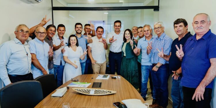Lucas Ribeiro recebe apoio do prefeito e de lideranças de Boa Vista