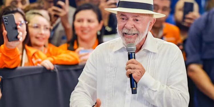 Chamando PCC e CV de “nossos criminosos”, Lula condena decisão dos EUA