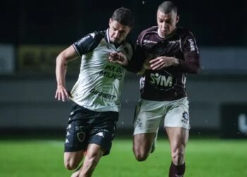 Botafogo-PB vira fora de casa e assume a vice-liderança