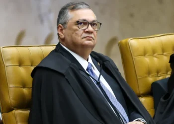 Flávio Dino vai “julgar” Lulinha por tráfico de influência