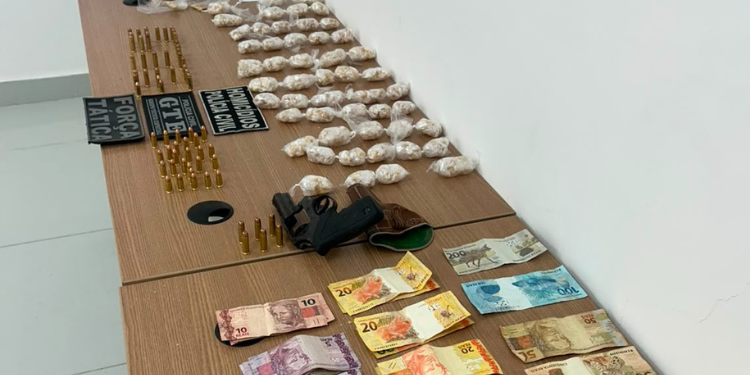 PM prende quadrilha com armas e drogas em Mamanguape