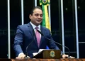 Vice-lider do governo Lula no Senado é investigado por roubo ao INSS