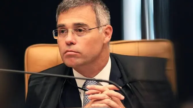 Mendonça rejeita ação contra aumento do Bolsa Família, por erro processual