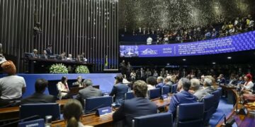 Congresso promulga PEC da escala 6×1